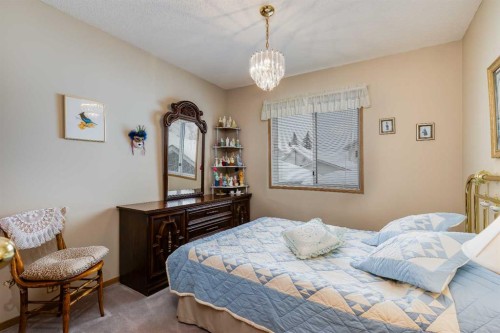 374 Martindale Boulevard Ne, Calgary, AB - Indoor Photo Showing Bedroom