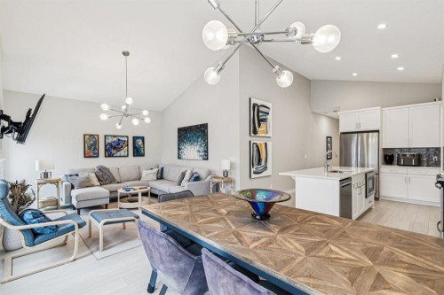 103 Walgrove Green Se, Calgary, AB - Indoor Photo Showing Other Room