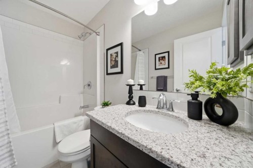 141 Willow Park, Cochrane, AB - Indoor Photo Showing Bathroom