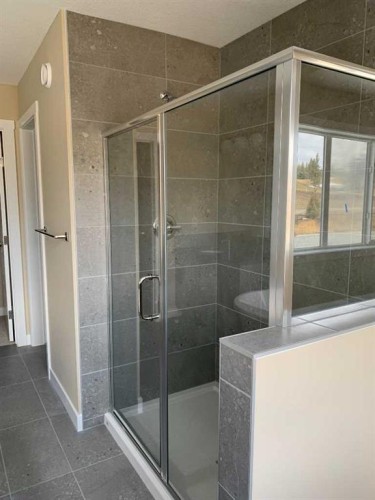 152 Crimson Ridge Place, Calgary, AB - Indoor Photo Showing Bathroom