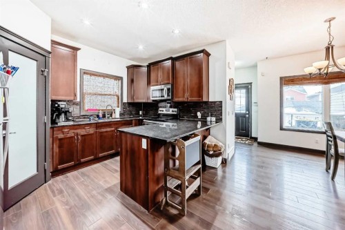 17 Redstone Common Ne, Calgary, AB - Indoor Photo Showing Kitchen