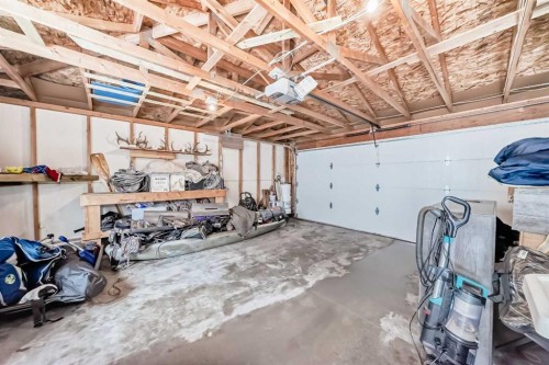 17 Redstone Common Ne, Calgary, AB - Indoor Photo Showing Garage
