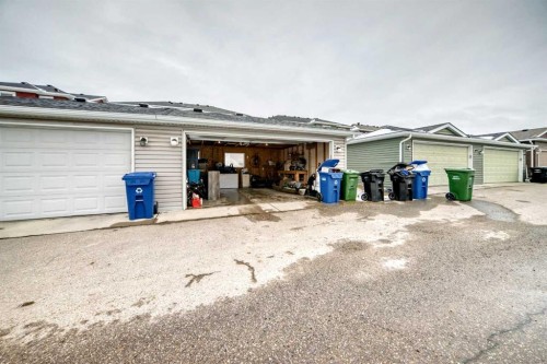 17 Redstone Common Ne, Calgary, AB - Outdoor