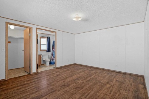 125 Erin Woods Circle Se, Calgary, AB - Indoor Photo Showing Other Room