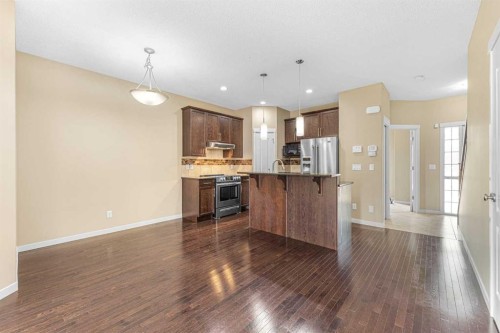 46 Autumn Crescent Se, Calgary, AB - Indoor Photo Showing Kitchen
