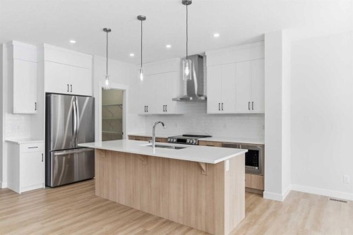 358 Corner Glen Way Ne, Calgary, AB - Indoor Photo Showing Kitchen With Upgraded Kitchen