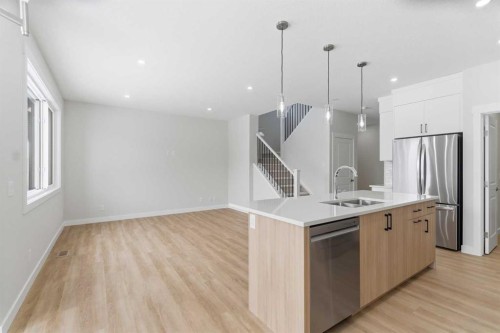 358 Corner Glen Way Ne, Calgary, AB - Indoor Photo Showing Kitchen With Double Sink With Upgraded Kitchen