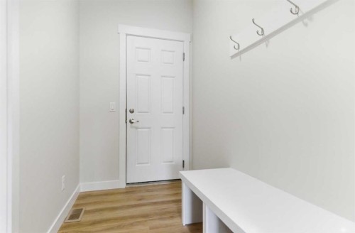 358 Corner Glen Way Ne, Calgary, AB - Indoor Photo Showing Other Room