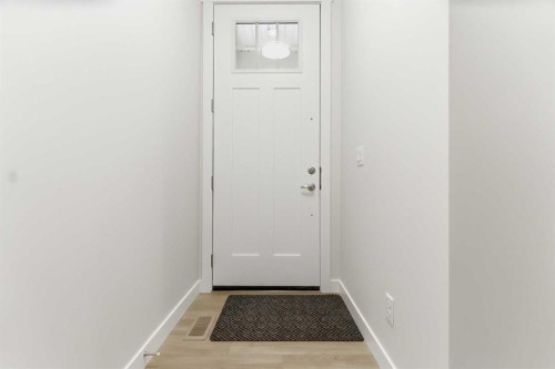 358 Corner Glen Way Ne, Calgary, AB - Indoor Photo Showing Other Room