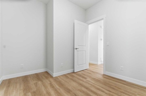 358 Corner Glen Way Ne, Calgary, AB - Indoor Photo Showing Other Room