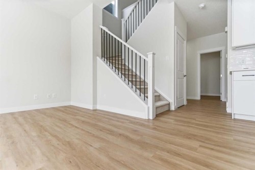358 Corner Glen Way Ne, Calgary, AB - Indoor Photo Showing Other Room