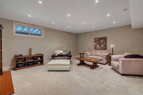 2041 45 Avenue Sw, Calgary, AB - Indoor