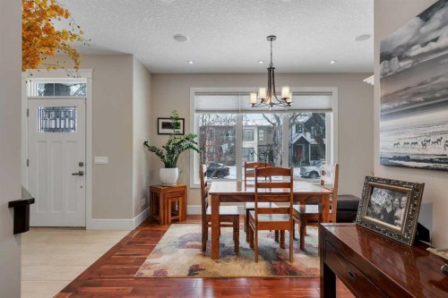 2041 45 Avenue Sw, Calgary, AB - Indoor Photo Showing Other Room