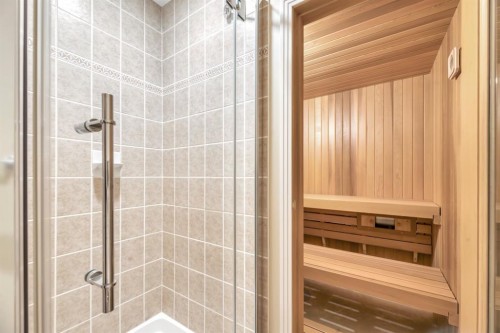 56 Evergreen Crescent Sw, Calgary, AB - Indoor Photo Showing Bathroom