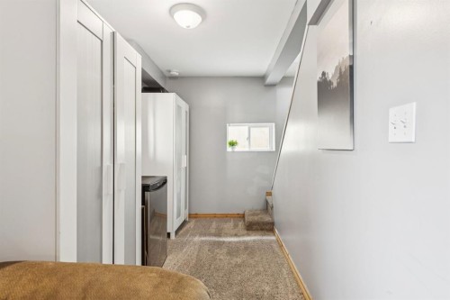 7417 24 Street Se, Calgary, AB - Indoor Photo Showing Other Room