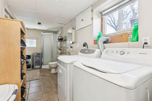 7417 24 Street Se, Calgary, AB - Indoor Photo Showing Laundry Room