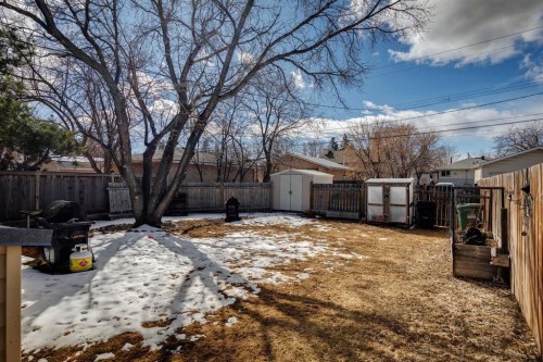 7417 24 Street Se, Calgary, AB - Outdoor
