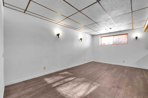 295 Edgepark Boulevard Nw, Calgary, AB - Indoor Photo Showing Other Room