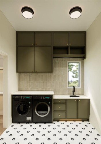 6603 Law Drive Sw, Calgary, AB - Indoor