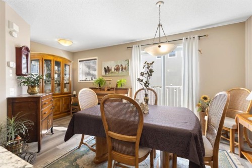 352 Elgin Gardens Se, Calgary, AB - Indoor Photo Showing Dining Room