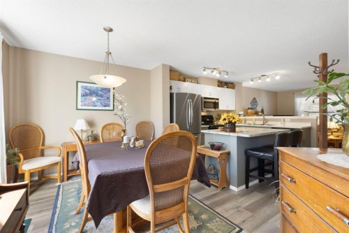 352 Elgin Gardens Se, Calgary, AB - Indoor Photo Showing Dining Room