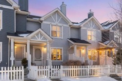 352 Elgin Gardens SE Calgary, AB T2Z 4T5