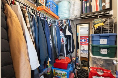 352 Elgin Gardens Se, Calgary, AB - Indoor With Storage