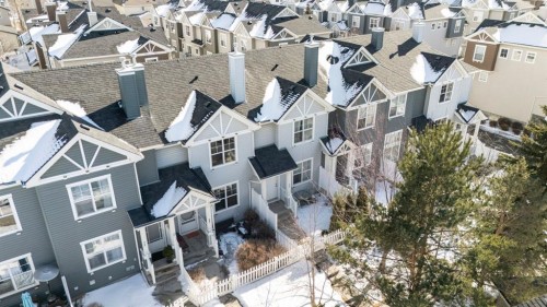 352 Elgin Gardens Se, Calgary, AB - Outdoor