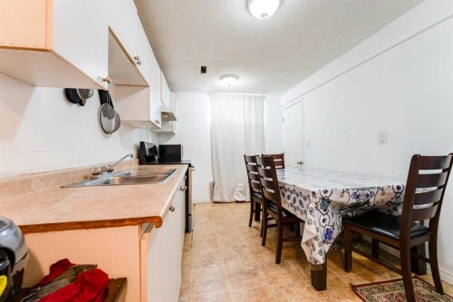 147 Templewood Drive Ne, Calgary, AB - Indoor Photo Showing Other Room