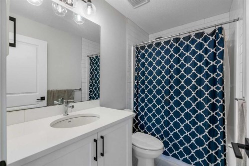 23 Savoy Terrace Se, Calgary, AB - Indoor Photo Showing Bathroom