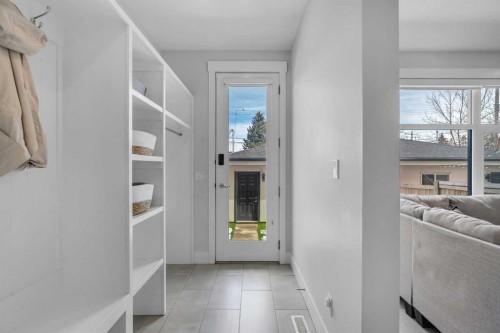 1148 Radnor Avenue Ne, Calgary, AB - Indoor Photo Showing Other Room