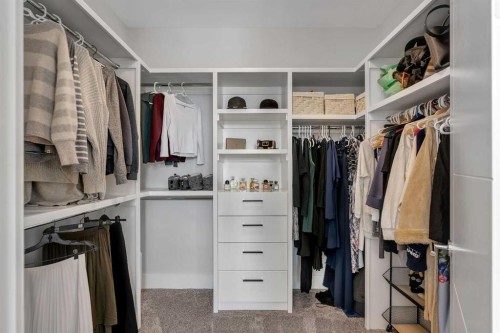 1148 Radnor Avenue Ne, Calgary, AB - Indoor With Storage