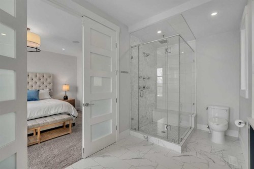 1148 Radnor Avenue Ne, Calgary, AB - Indoor Photo Showing Bathroom