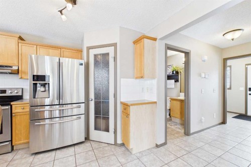 115 Citadel Mesa Close Nw, Calgary, AB - Indoor Photo Showing Kitchen