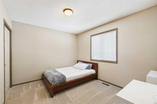 115 Citadel Mesa Close Nw, Calgary, AB - Indoor Photo Showing Bedroom