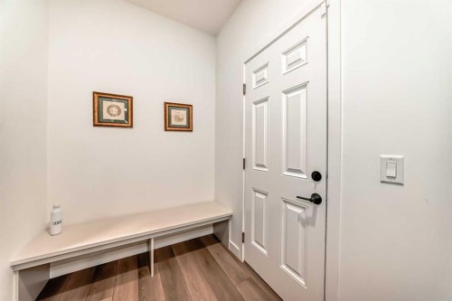 385 Edith Road Nw, Calgary, AB - Indoor Photo Showing Other Room
