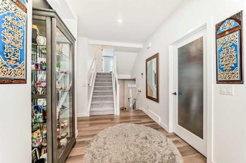 385 Edith Road Nw, Calgary, AB - Indoor Photo Showing Other Room