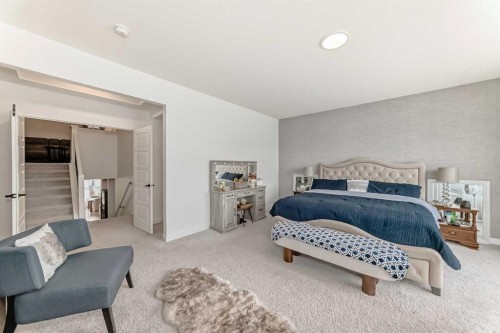 385 Edith Road Nw, Calgary, AB - Indoor Photo Showing Bedroom