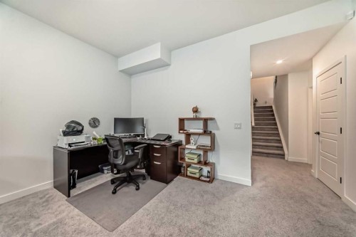 385 Edith Road Nw, Calgary, AB - Indoor Photo Showing Office
