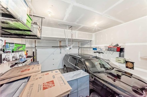385 Edith Road Nw, Calgary, AB - Indoor Photo Showing Garage