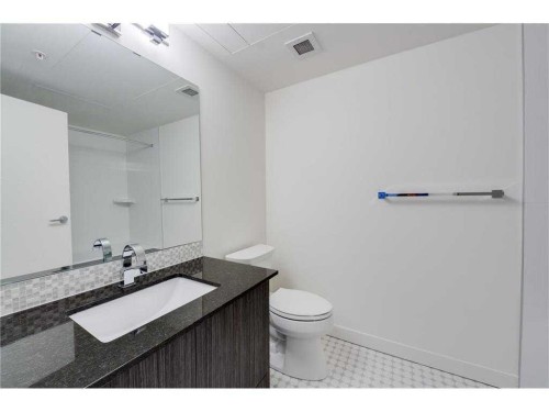 2802-930 6 Avenue Sw, Calgary, AB - Indoor Photo Showing Bathroom