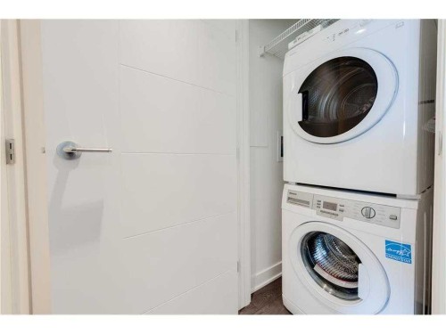 2802-930 6 Avenue Sw, Calgary, AB - Indoor Photo Showing Laundry Room