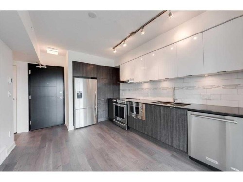 2802-930 6 Avenue Sw, Calgary, AB - Indoor Photo Showing Kitchen With Stainless Steel Kitchen