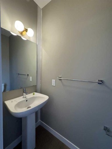 219 Waterford Heights, Chestermere, AB - Indoor Photo Showing Bathroom