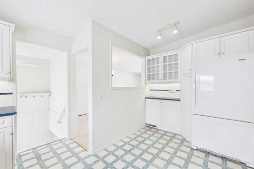 307 Wascana Road Se, Calgary, AB - Indoor