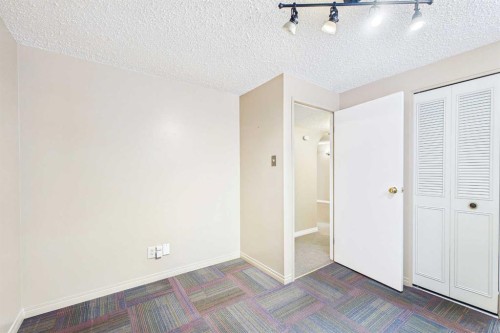 307 Wascana Road Se, Calgary, AB - Indoor Photo Showing Other Room