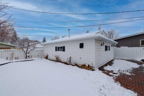 307 Wascana Road Se, Calgary, AB - Outdoor