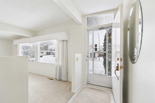 307 Wascana Road Se, Calgary, AB - Indoor Photo Showing Other Room