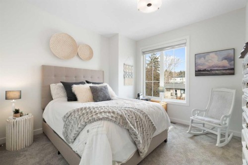 4615 20 Avenue Nw, Calgary, AB - Indoor Photo Showing Bedroom