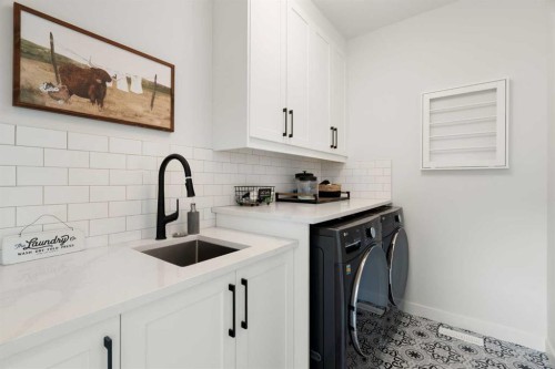 4615 20 Avenue Nw, Calgary, AB - Indoor Photo Showing Other Room